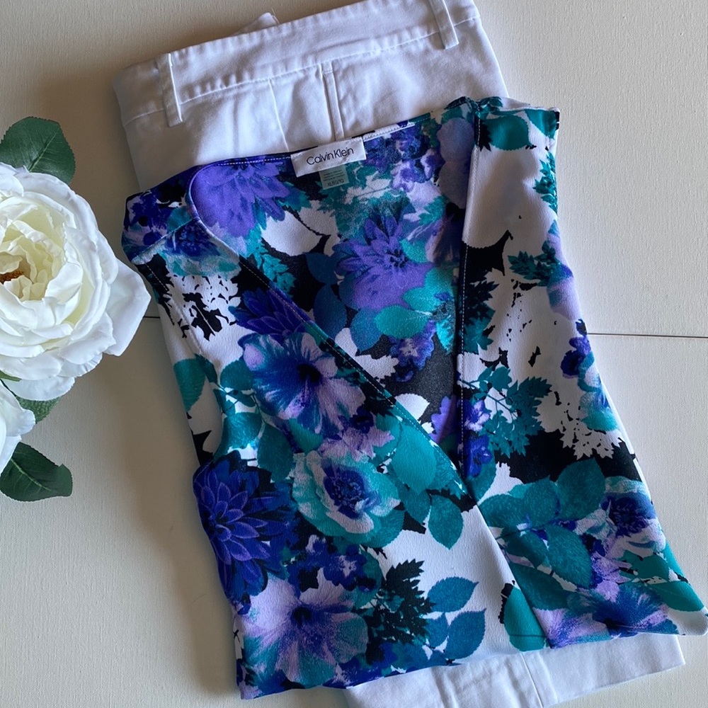 Calvin Klein • Floral Tank
